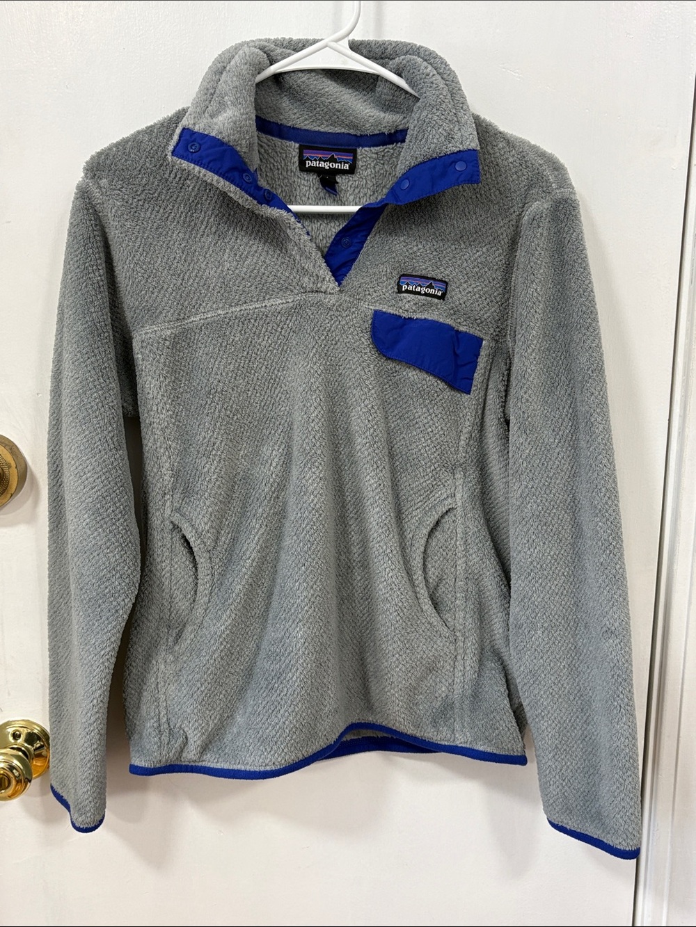 Patagonia Men’s Gray Fleece Zip-Up with Blue Trim